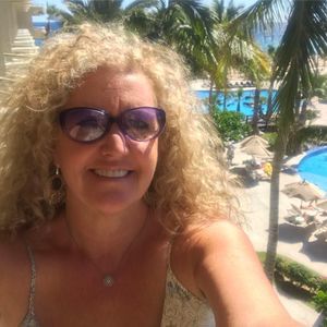 Meet your Posher, Leeann